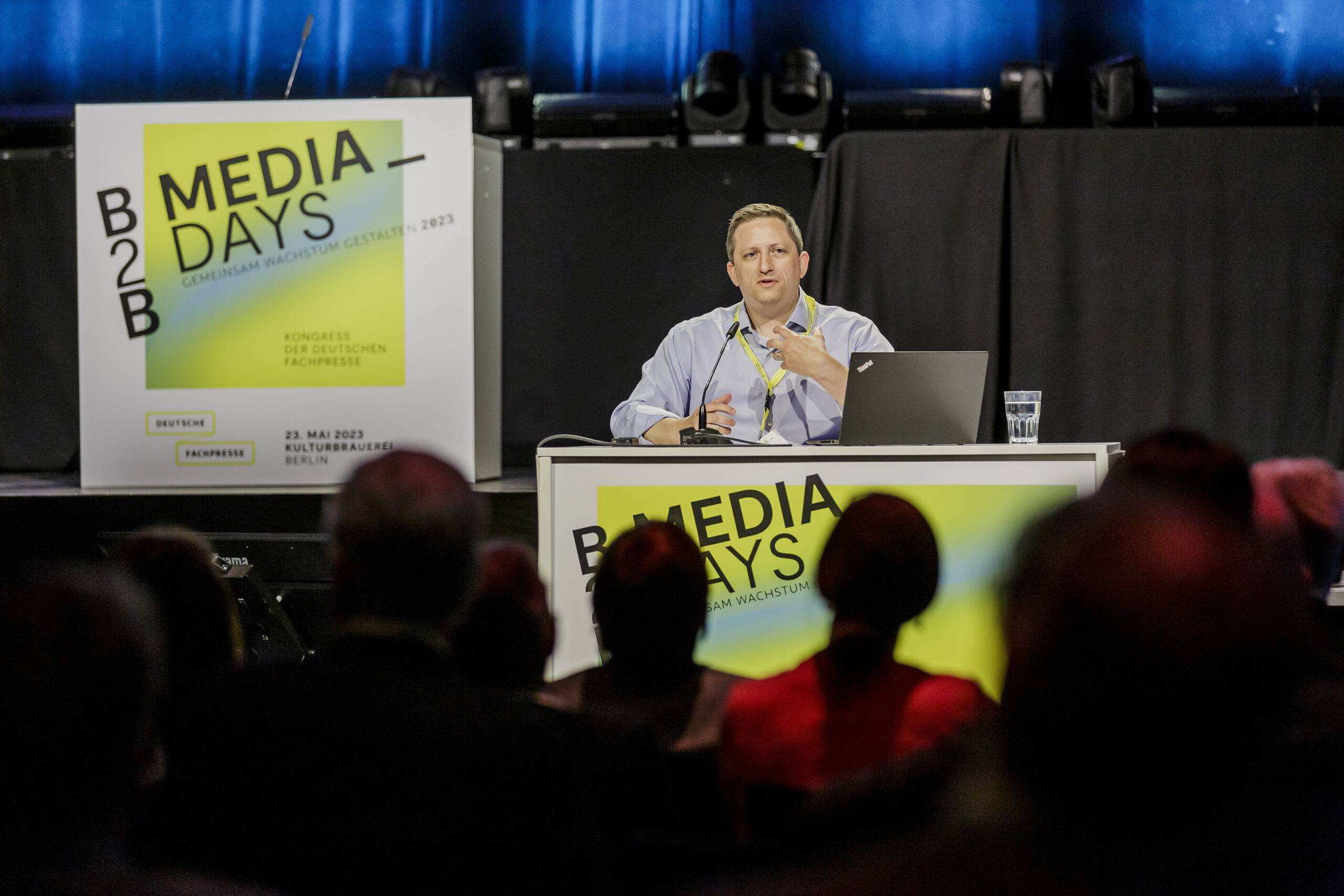 Unter dem Motto "Gemeinsam Wachstum gestalten" finden die B2B Media Days – Kongress der Deutschen Fachpresse am 23. Mai 2023 im Palais in der Kulturbrauerei in Berlin statt.   ///   Foto: Mo Wüstenhagen