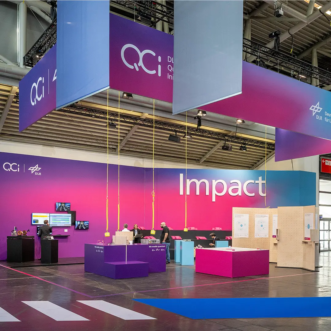 World of Quantum und AFQC 2025 - Unbesuchter, fertig aufgebauter Messestand